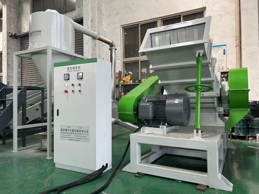 100~1000Kg/h Plastic PE PVC SPC WPC Pipe / Profile / Sheets Crushing Machine